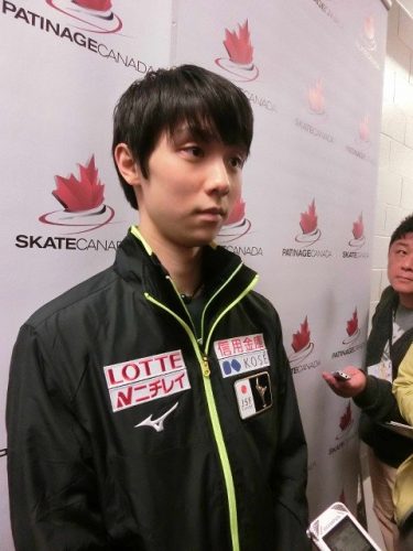 羽生結弦選手の右膝の状態が気になって仕方がない。試合には影響出ないかな？男子SP滑走順は14人中6番目。