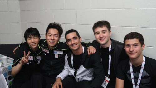 村上大介選手がオータムクラシックの舞台裏動画を公開。羽生結弦選手と一緒に写真撮影する場面も