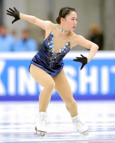 樋口新葉がフリーの衣装を変更。足長効果抜群の濃紺に