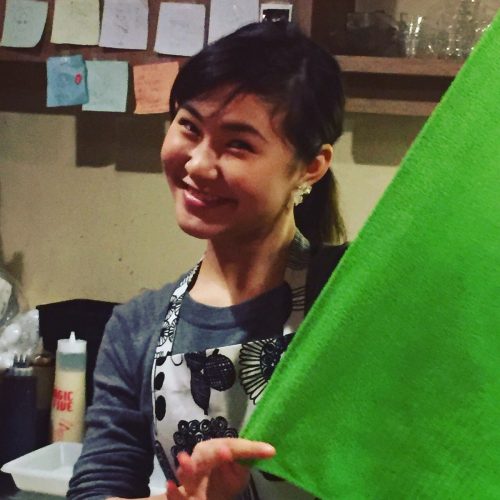 氷屋ぴぃすで村上佳菜子が本日16時までお皿洗い中。ファンは会いに行きたくて堪らない？