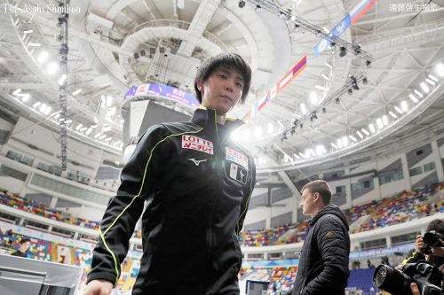 羽生結弦が公式練習で好調な滑り。４回転ルッツ２度着氷。フリーSEIMEIで逆転優勝を目指す