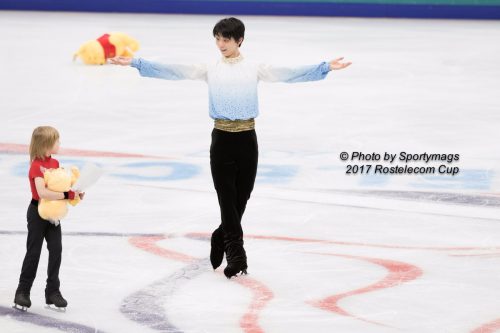 羽生結弦とプーさんと子供が集まるとまるでメルヘンな世界に見えてしまうから不思議