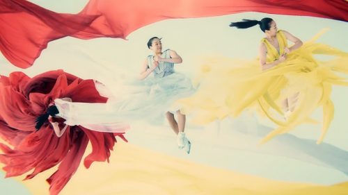 浅田真央が飛んで風邪に一撃。ストナ「トリプルカプセル」篇を公開＆WEB限定ムービー「カゼニモマケズ」も公開