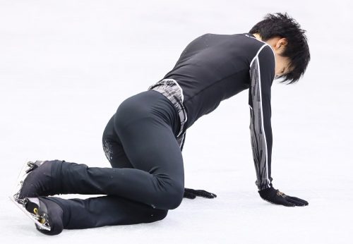 羽生結弦の右足首負傷について「靱帯伸びている」とオーサーコーチが見解