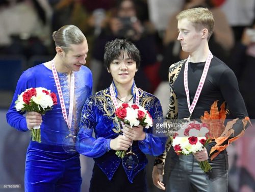 宇野昌磨が表紙の家庭画報2018年新年号は12月1日発売。特別両面ポスターやポストカード等が付属