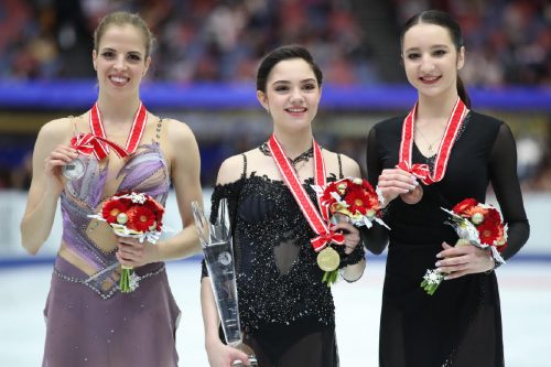 NHK杯2017。エフゲニア・メドベージェワが優勝でファイナル進出決定。宮原知子は５位。日本女子17年ぶり表彰台逃す