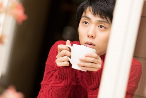 ロッテのイベント企画で手作りチョコガーナを投稿した応募者に羽生結弦選手のサイン入りマグカップが当選者へ続々到着