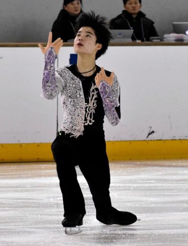 高校１年・西山真瑚、憧れの人・羽生の背中を追って…カナダで奮闘