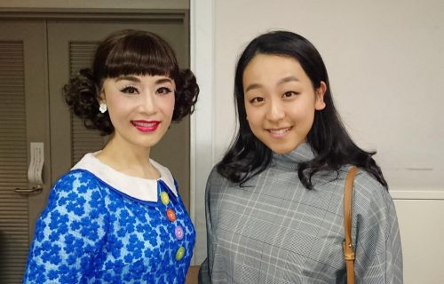 ファン待望の浅田真央と大地真央の奇跡のツーショットを公開。