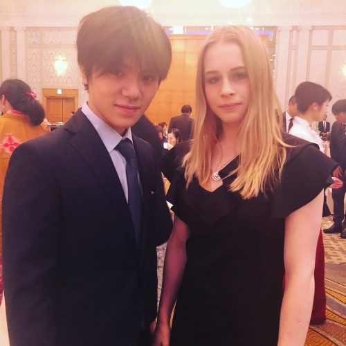 宇野昌磨「試合ってやっぱり楽しいんだって気持ちが芽生えました」＆バンケットでは大村知事とのツーショットを公開