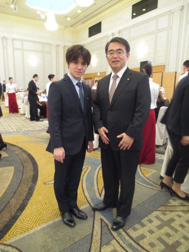 愛知県の大村知事と河村市長がＧＰファイナルで銀メダルを獲得した宇野昌磨選手の健闘を称える