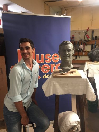 ハビエル・フェルナンデスの銅像が完成。地元スペインの蝋人形館で展示されるとの事