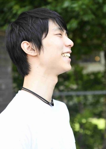 羽生結弦が表紙の「KISS & CRY 平昌冬季オリンピックをTVで全力応援！BOOK」  1月29日(月)発売