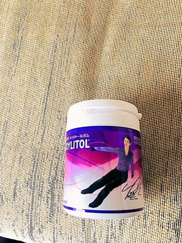 パープル色の新バージョン発売中？羽生結弦選手を起用したキシリトールガムを購入した人がいるみたいだ