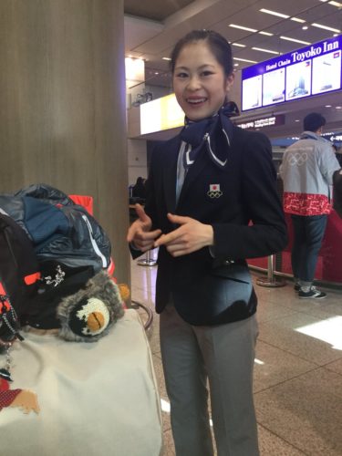 宮原知子が韓国入り！可愛いペンギン耳当て持参「わくわく」