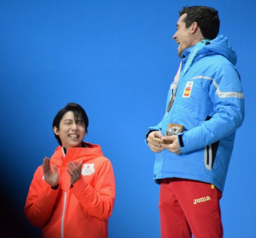 待機部屋にハビが入ってきたことに気付いて名前呼びながらハビに抱きつく羽生くんの甘え方やばい・・・