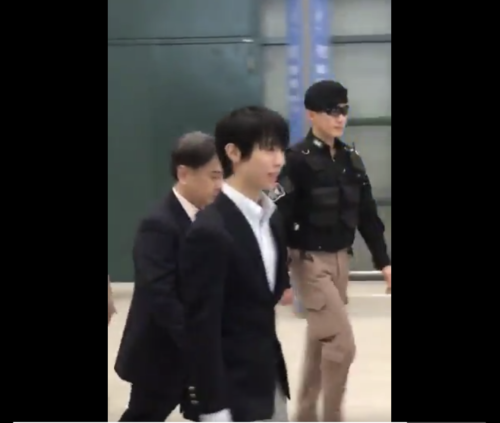 【速報！】韓国到着時の動いてる羽生くんきました！ 右足負傷以来３カ月ぶり公の場