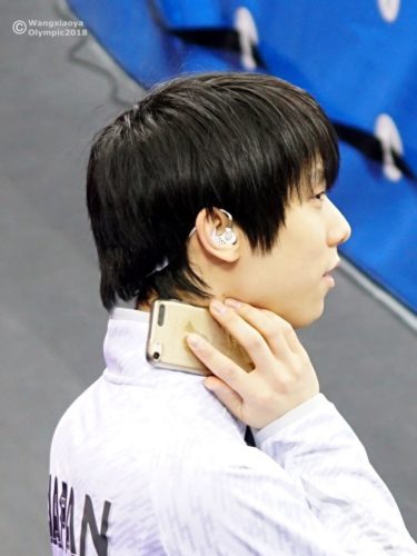 羽生くんが持ってるのはスマホ、携帯ではない   iPodtouchでネットしてる！荻原次晴さんが勘違いしてしまった？