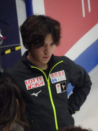 宇野昌磨　右足甲を痛める　靴を替えた影響　小林強化部長「本人は出ると言っているので、経過を見たい」