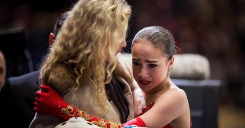 涙の15歳ザギトワに31歳コストナーが贈った“エール”とは―　「今回の試合は…」