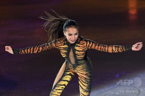 ザギトワ選手　秋田犬の贈呈　名前「マサル」に決定