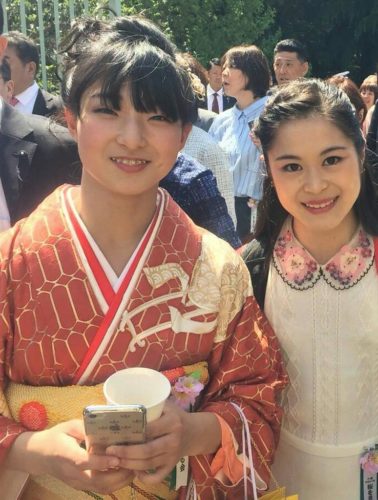 安倍総理主催の「桜を見る会」に宮原知子選手と坂本花織選手が参加！