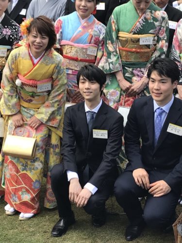 羽生結弦選手、園遊会で両陛下と懇談。著名人の方との２ショットも！画像まとめ