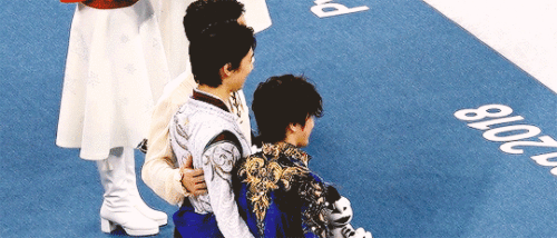 ハビゆづの関係本当に素晴らしい。表彰台でハビが羽生くんをこしょばしてるの微笑ましいw