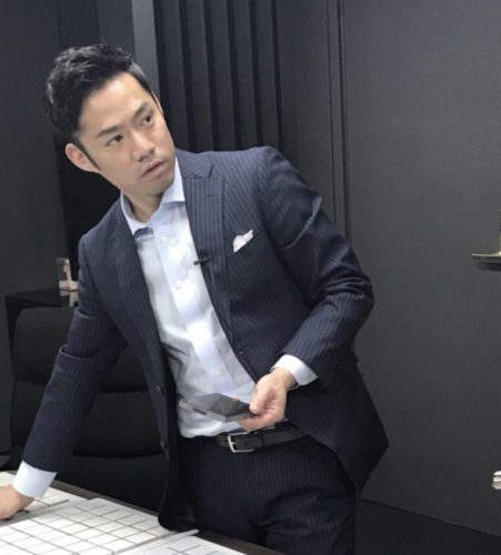 高橋大輔氏の久しぶりのスーツ姿がかっこいい！と話題に！