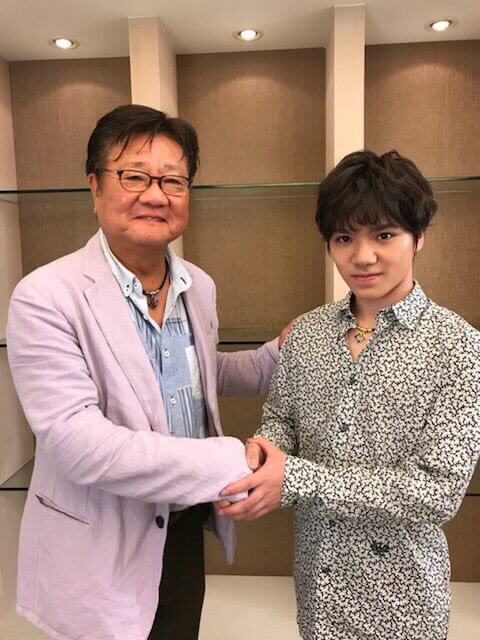 宇野樹が去年宇野昌磨が着てたシャツを着てると話題に。兄弟で着こなしが違うのも面白い！