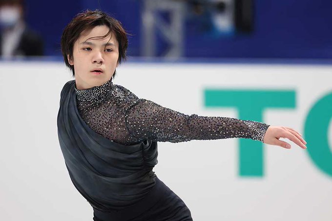 宇野昌磨が治療風景を公開　愛犬と戯れ朝からステーキも　「わんこがメンタルコーチ」