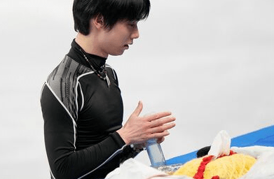 羽生結弦 異例の 全メディアの個別取材 受けたウラに「自分が商品」 プロ転向による意識変化