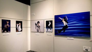 横浜で開催されている「2023年 報道写真展」に行ってきました。 同じ階にある「CAFE de la PRESSE」…写真をみたあとの気持ちを落ち着かせてくれます。