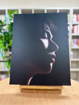 羽生結弦 さんの“静けさと気品”を閉じ込めた  プレミアムキャンバスパネルが登場
