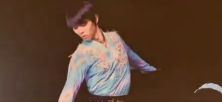 そういえばプロローグの時の東京駅番宣ポスターは天と地と様だった