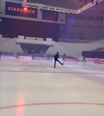 衣装も舞台照明もなく、ただ氷の上で回転する彼の姿は、見ているだけで最高に美しかった。