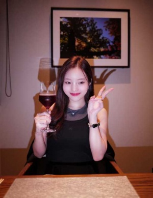 【衝撃】本田真凜、24歳誕生日ショットがエ●すぎる件。大人な黒コーデに「現役時代より色気増してる」と騒然【画像】