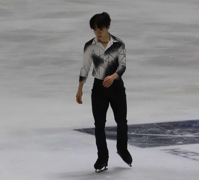 鍵山優真まさかのSP「やらかした」で国際戦4年ぶり80点台ｗｗｗ「真の強さが試される」リベンジ懸けたフリーで逆転なるか！？氷上スレ号泣！