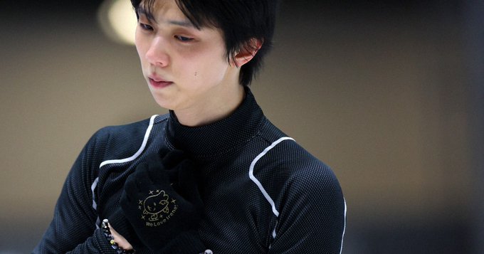 貝塚カメラマンまで愛用！羽生が配ってないのに「アイリン手袋」が自然と広まる奇跡ｗｗｗ「貝さま」も着用で氷上スレは歓喜！【ゴールド】