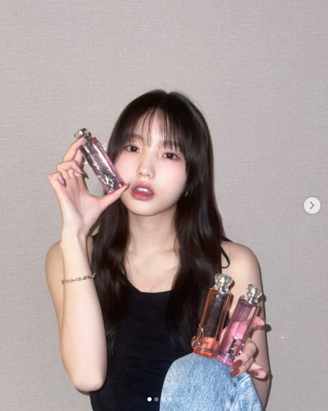 本田真凜の「セルフメイク」が美しすぎて氷上スレ悶絶ｗｗｗDior新フレグランスに合わせた“ツヤぷるリップ”に「メロすぎるｗ」「女優デビューで美貌がさらに進化ｗ」と絶賛の嵐！フィギュア界の美の象徴が見せた、多幸感溢れる神ショットに全ファンが完落ちや！