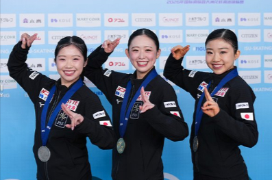 【速報】四大陸フィギュア女子シングル、青木祐奈が金！中井・千葉も続き日本勢が表彰台独占で未来の五輪金確定か？これはマジで歴史的快挙だろ！