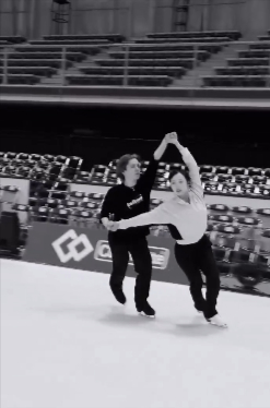 本田真凜と宇野昌磨：氷上で描く二つの光。フィギュアスケートの未来を照らす才能たちの軌跡と輝き。