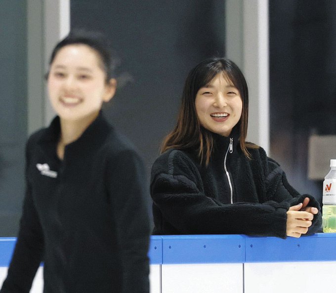 坂本花織が笑顔で