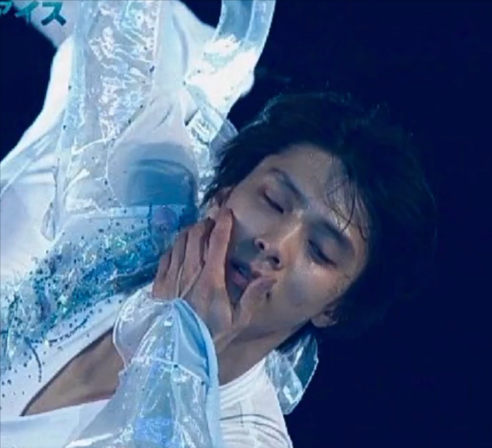 羽生結弦、神の舞とモデルの輝き。伝説と最高の高みを目指し日々努力。CMNニュースはあなたを応援！