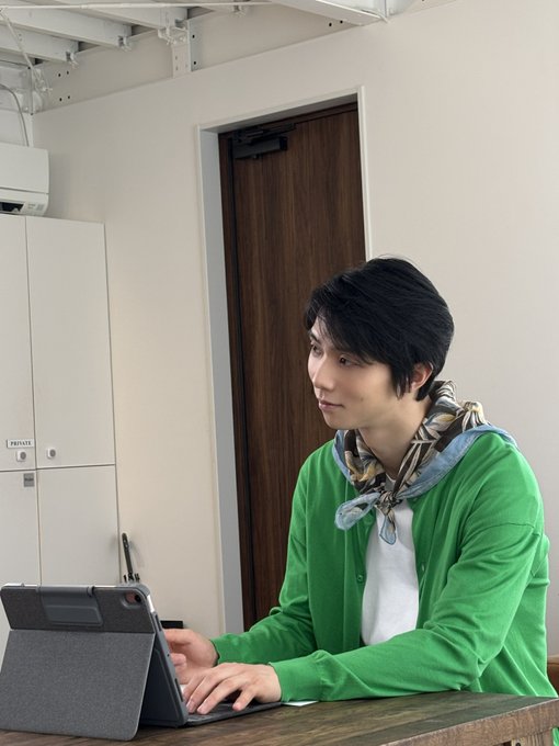 『YUZURU2027 羽生結弦カレンダー』12月7日発売！オフショット先行公開！壁掛け・卓上版、予約限定生産は9月9日まで！