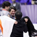 NHK杯フィギュア2022 男子シングルの表彰式を終えた 宇野昌磨 選手を お姫様抱っこ するステファン・ランビエルコーチ