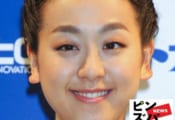 「オーラが眩しすぎます」浅田真央、黒の“大人ワンピース”姿で34歳を迎えた心境つづる